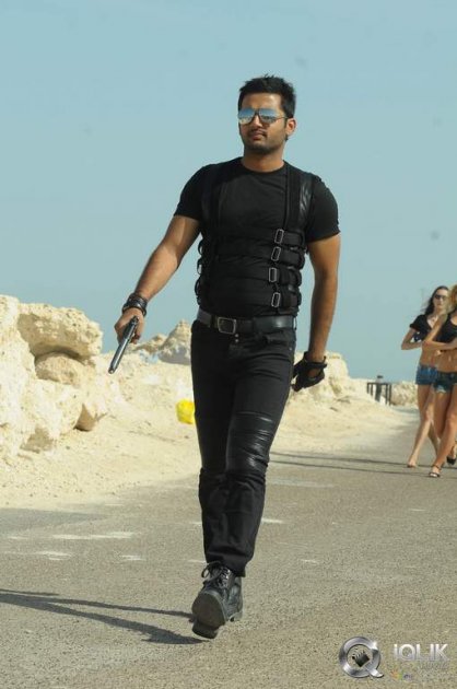 Gunde Jaari Gallanthayyinde